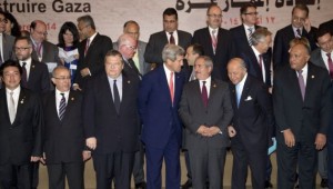 Alcuni degli esponenti della comunità internazionale all'incontro del 12 ottobre in favore della ricsotruzione di Gaza (fonte Times of Israel)
