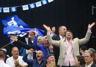 Sostenitori del Likud festeggiano l'ingresso del partito nel gruppo parlamentare europe