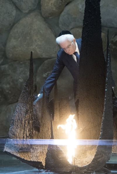 Sergio Mattarella allo Yad vashem (foto: quirinale.it)