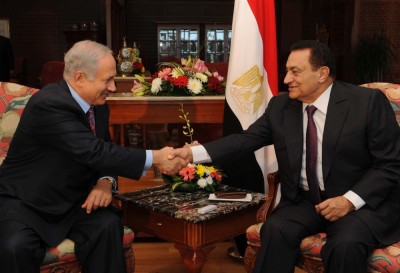 Il premier israeliano Beniamin Netanyahu e il presidente egiziano Al Sisi