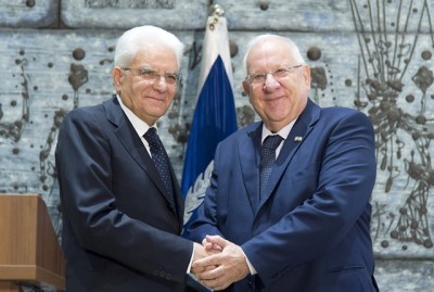 Il presidente italiano Sergio Mattarella e quello israeliano, Reuven Rivlin, durante l'incontro ufficiale a Gerusalemme (31 ottobre 2016)