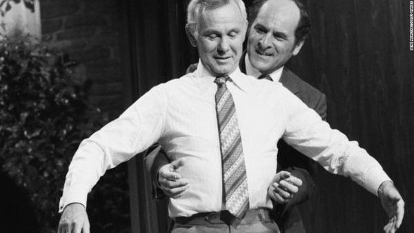 Henry Heimlich nel 1979 mentre esegue la sua celebre "manovra"