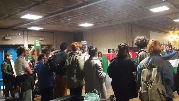 Manifestaizone propalestinese al Trinity College di Dublino