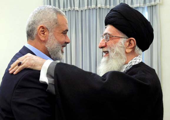 Da sinistra, il leader di hamas Ismail Haniye e il presidente iraniano Hassan Rouhani