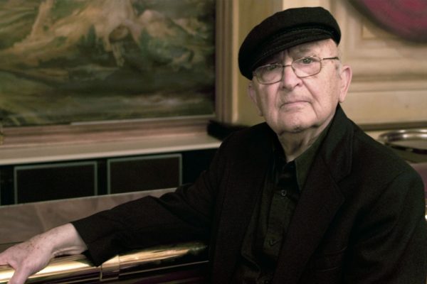 Lo scrittore Aharon Appelfeld, a cui è dedicata una serata del con vengo 'autobiografia ebraica' (fonte: Huffington Post)