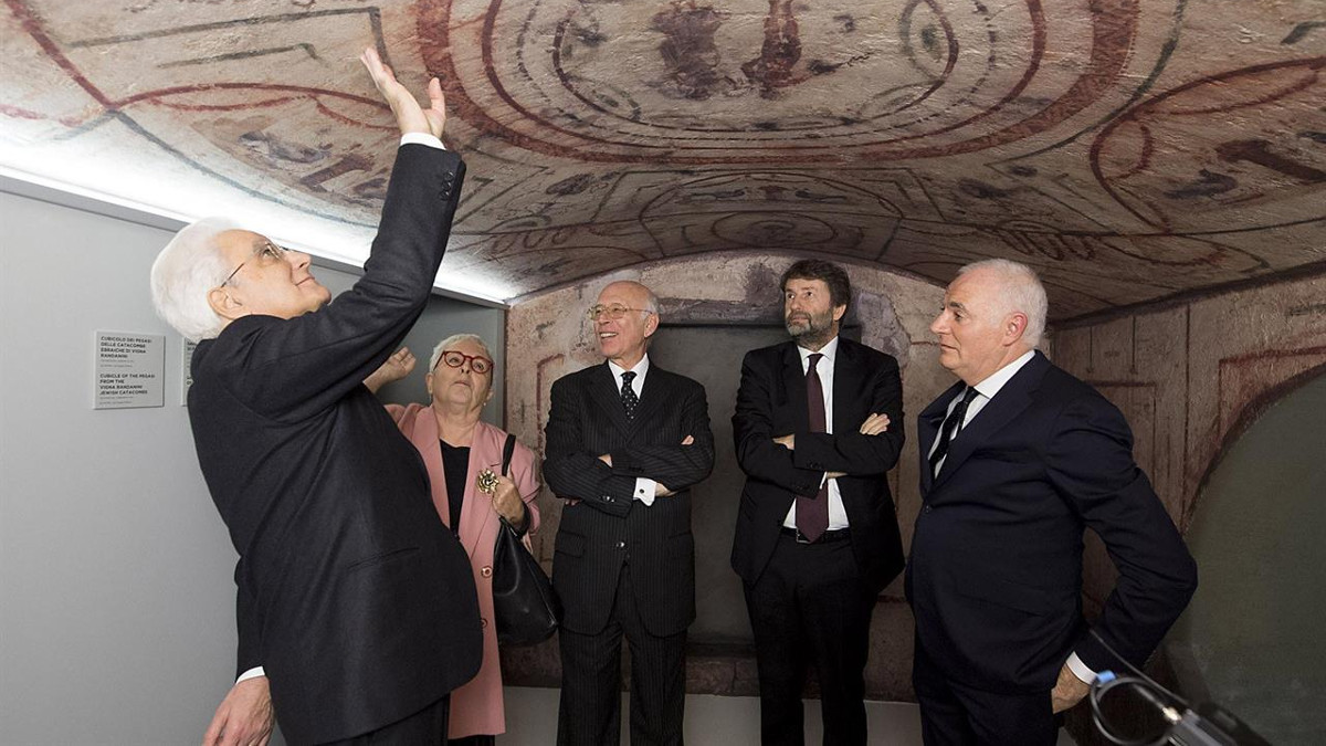 Il presidente Sergio Mattarella, il ministro Dario Franceschini e altre autorità all'inaugurazione del Meis il 13 dicembre a Ferrara