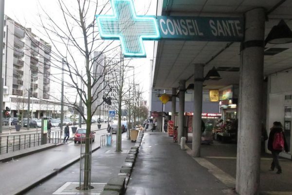 La strada di Sarcelles dove è stato aggredito il bambino ebreo di 8 anni