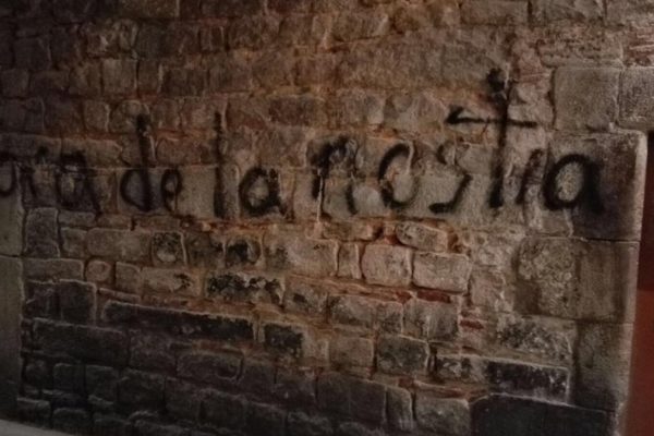 La sinagoga di Barcellona imbrattata di graffiti antisemiti