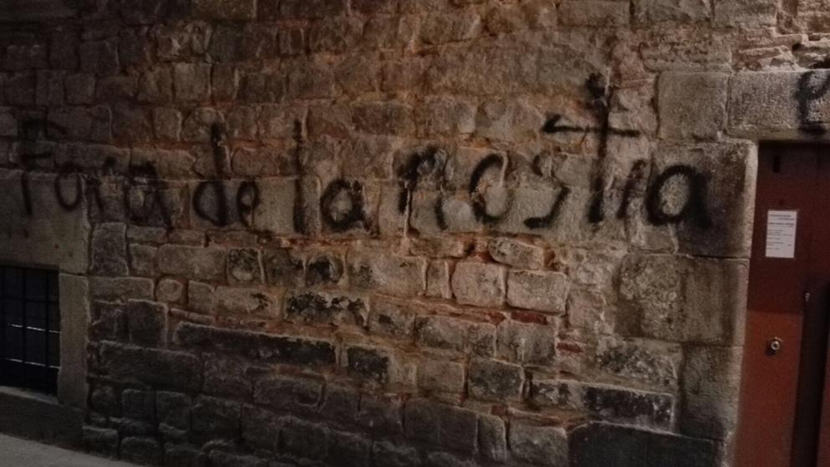 La sinagoga di Barcellona imbrattata di graffiti antisemiti