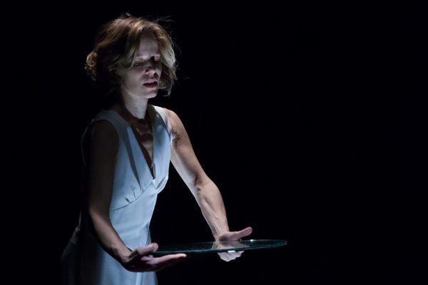 Sonia Bergamasco ne Il ballo al Teatro Franco Parenti