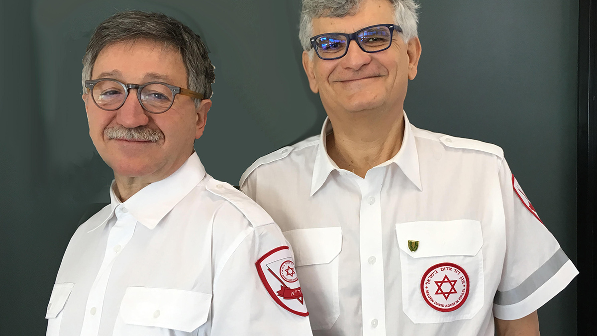 Luciano Bassani e Sami Sisa dell'AMDA, che sostiene la costruzione della nuova banca del sangue