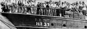 Una fotografia della mostra 'Navi della speranza' al Memoriale della Shoah