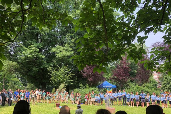 I ragazzi dei movimenti scout milanesi alla prima edizione dei Giardini per la pace