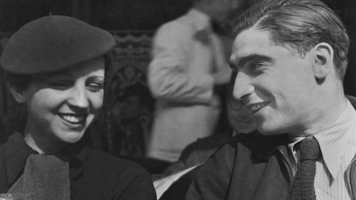 Gerda Taro con Robert Capa