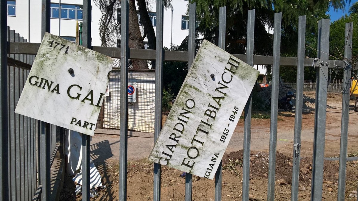 La targa dedicata alla partigiana Lia distrutta a Milano