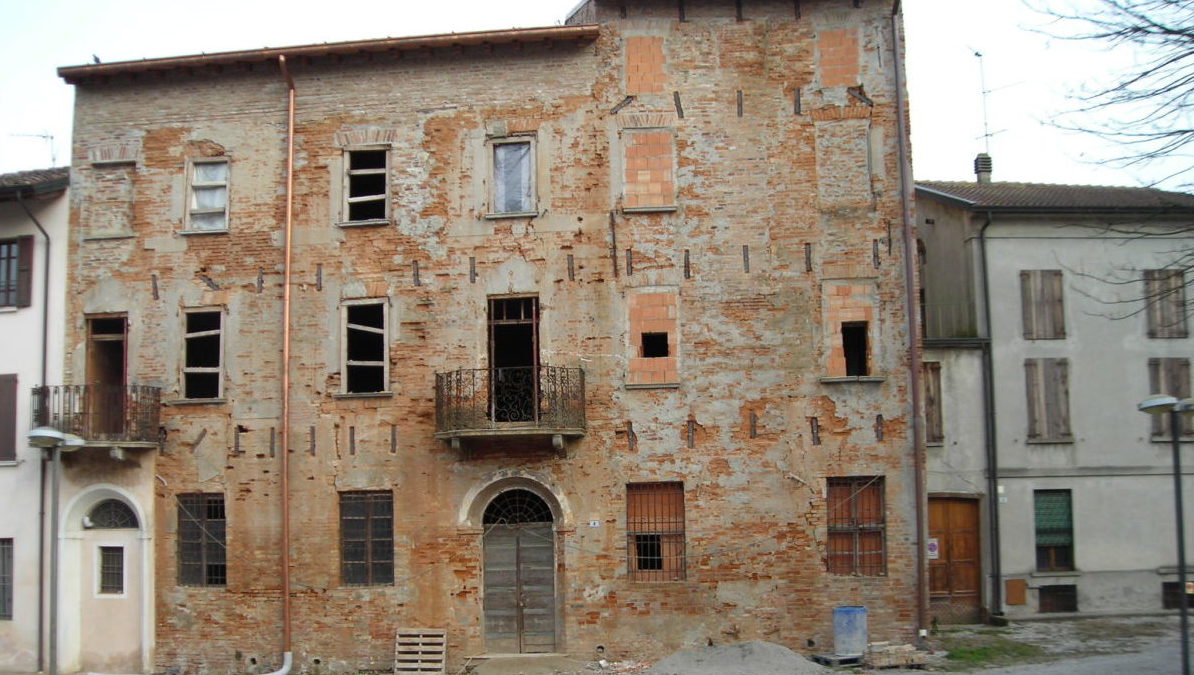 Il palazzo in cui sorgeva la sinagoga di Ostiano Cremona)