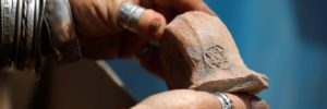 Un resto ritrovato nel sito della bottega di 1800 anni fa