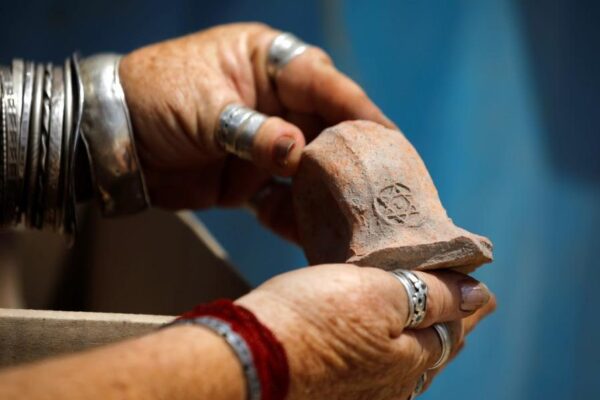 Un resto ritrovato nel sito della bottega di 1800 anni fa