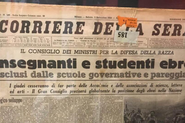 Il Corriere della Sera del 3 settembre 1938 che comunica l'espulsione dalle scuole degli ebrei