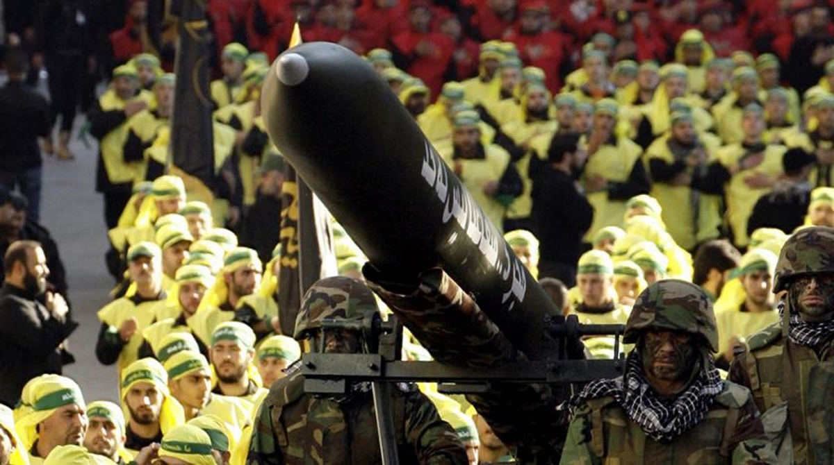 hezbollah con un missile iraniano