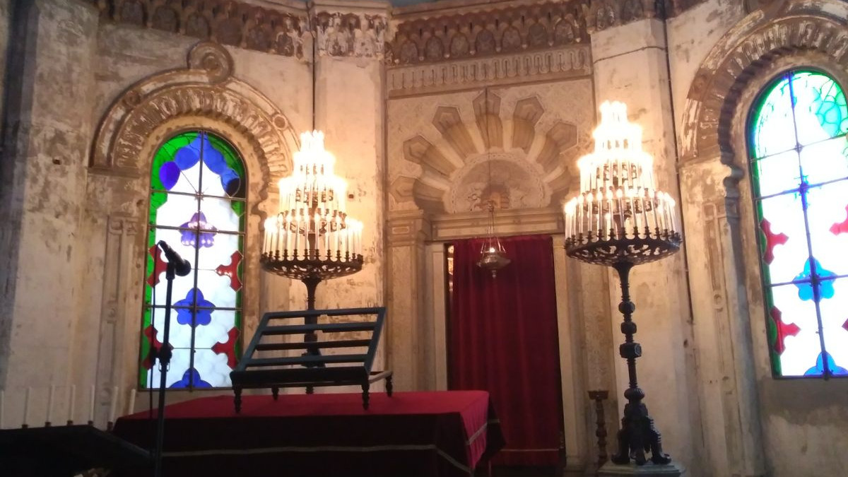 Gli interni della sinagoga di Vercelli restaurata