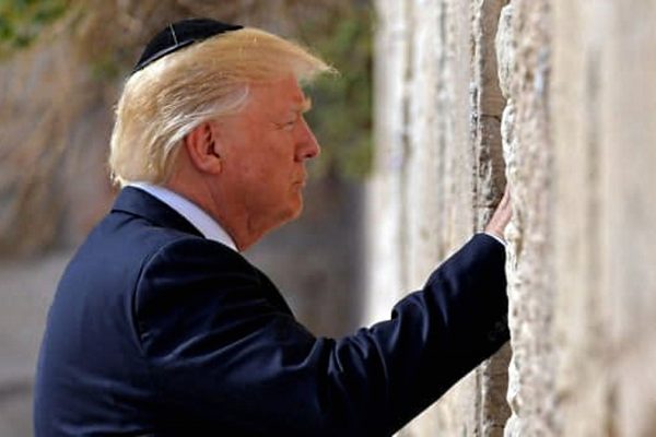 Donald Trump al Muro del Pianto