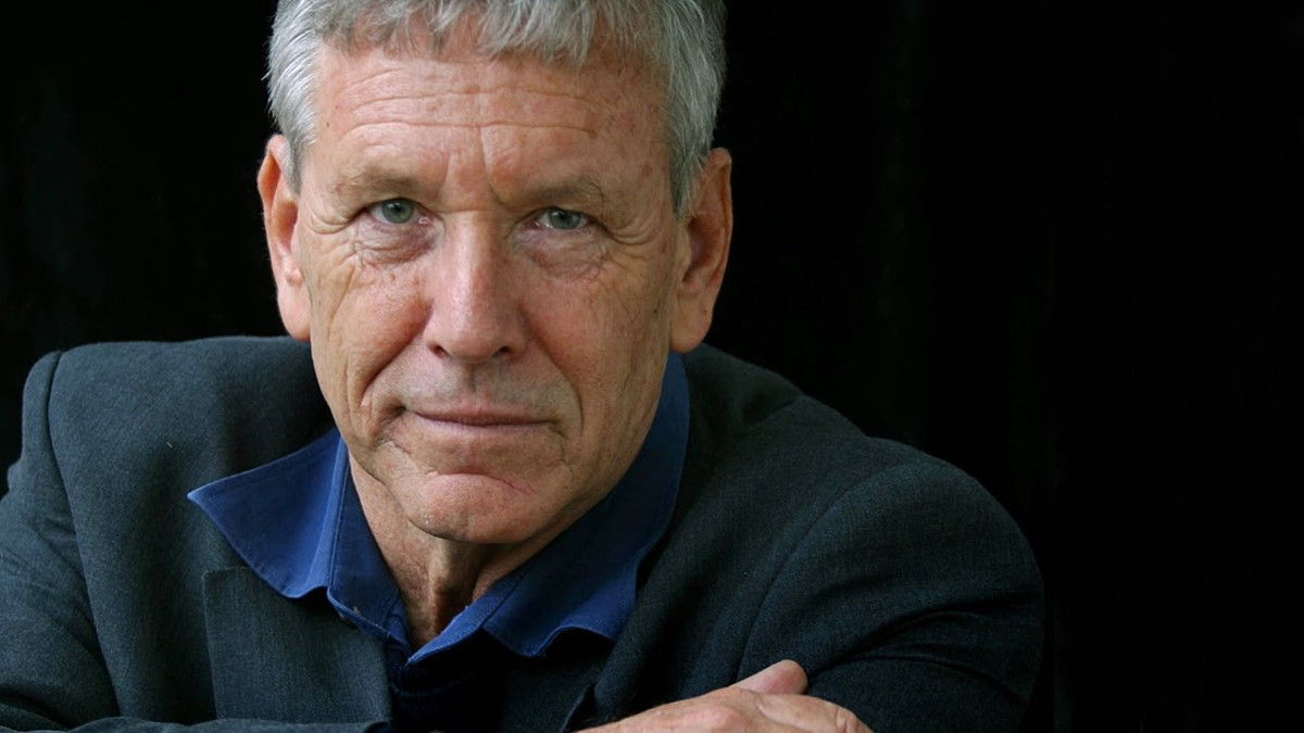 Amos Oz