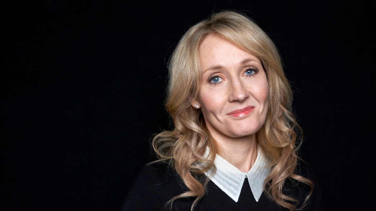 La scrittric J.K. Rowling ha scritto dei tweet satirici contro il Labour di Corbyn