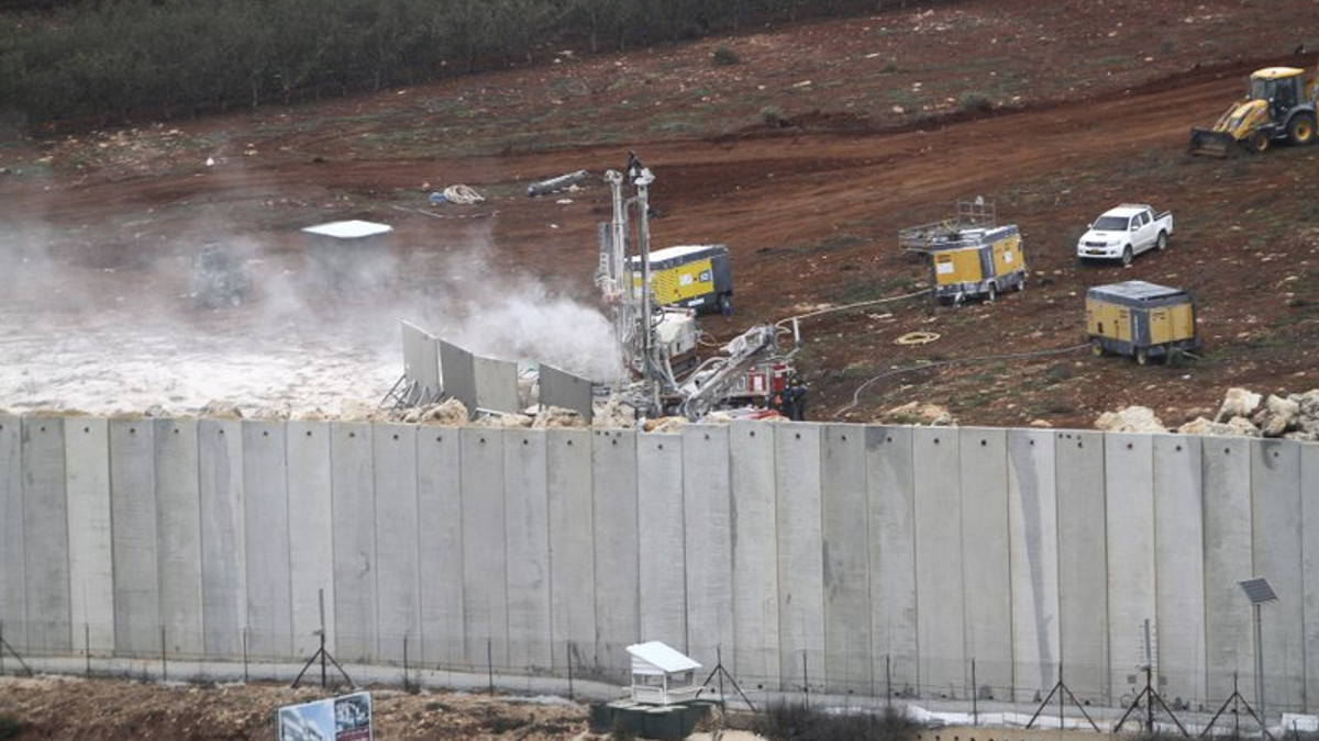 Israele distrugge i tunnel di Hezbollah al confine con il Libano