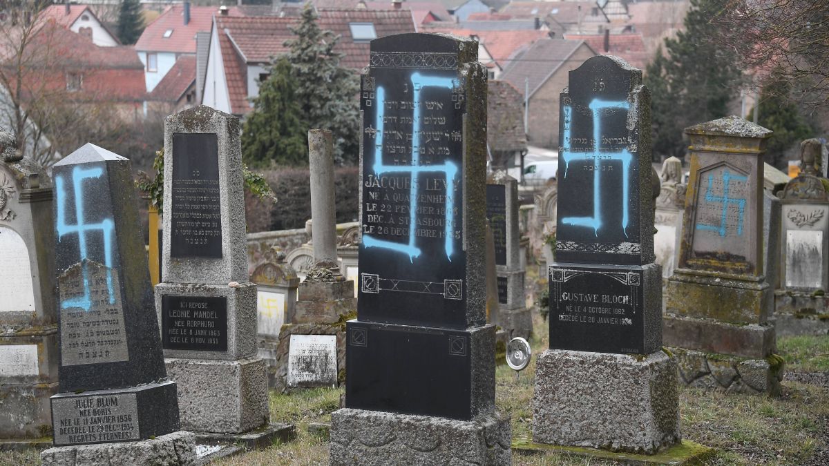 Cimitero ebraico profanato in Alsazia