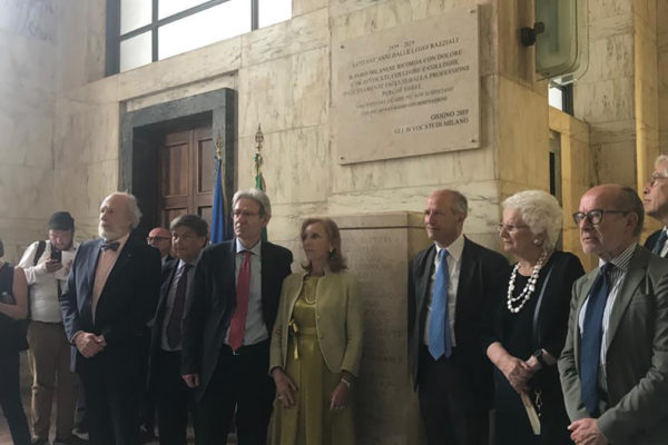 L'apposizione della targa per gli avvocati ebrei espulsi dalle leggi razziali al Tribunale di Milano