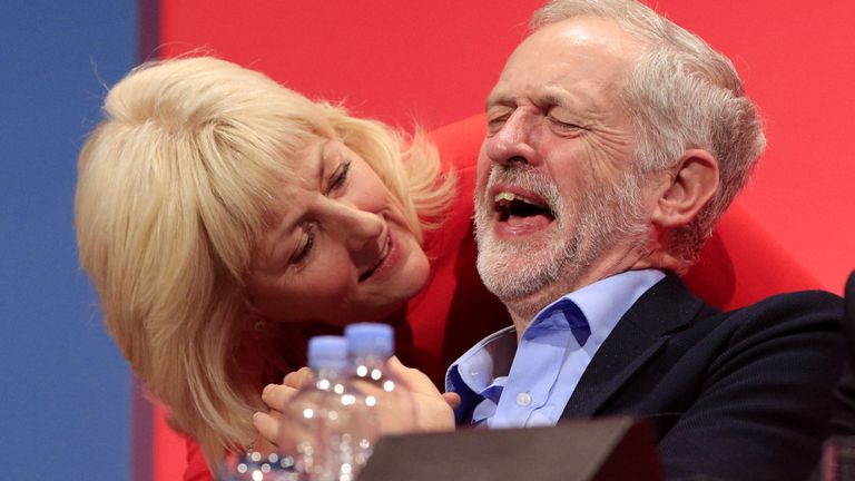 Jeremy Corbyn e Jenny Formby