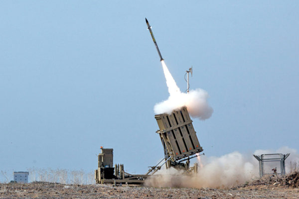 Iron dome intercetta missili