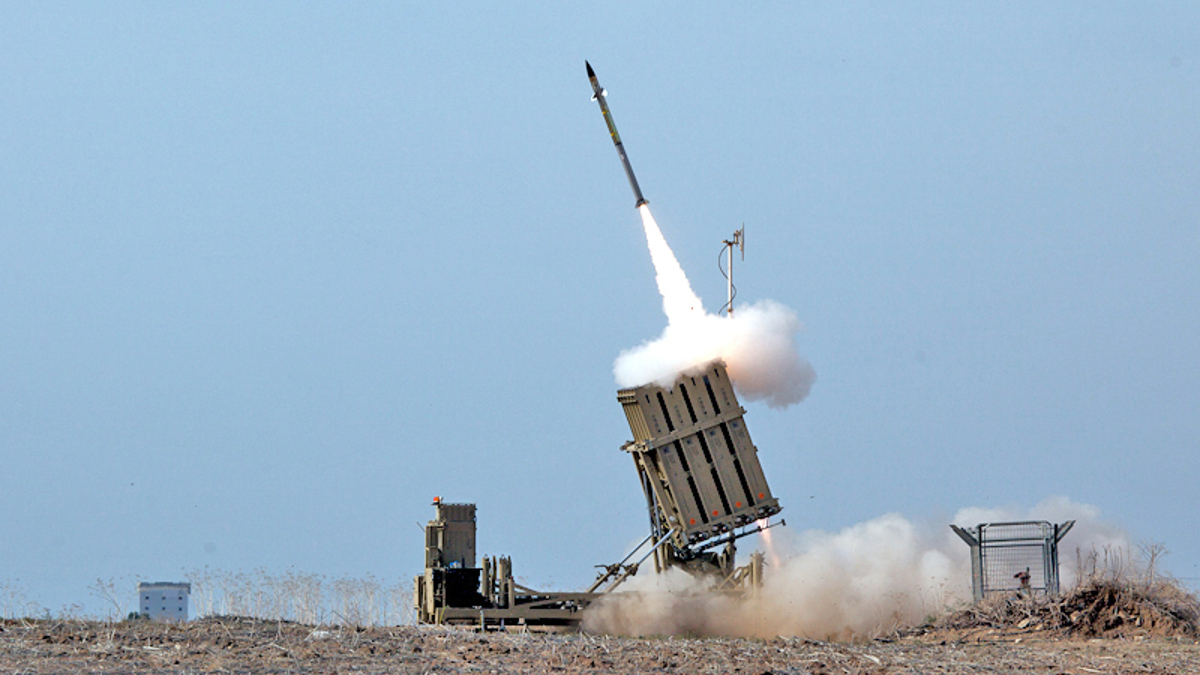 Iron dome intercetta missili