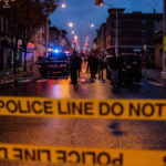 Polizia a Jersety City davanti al supermercato kosher dopo la sparatoria