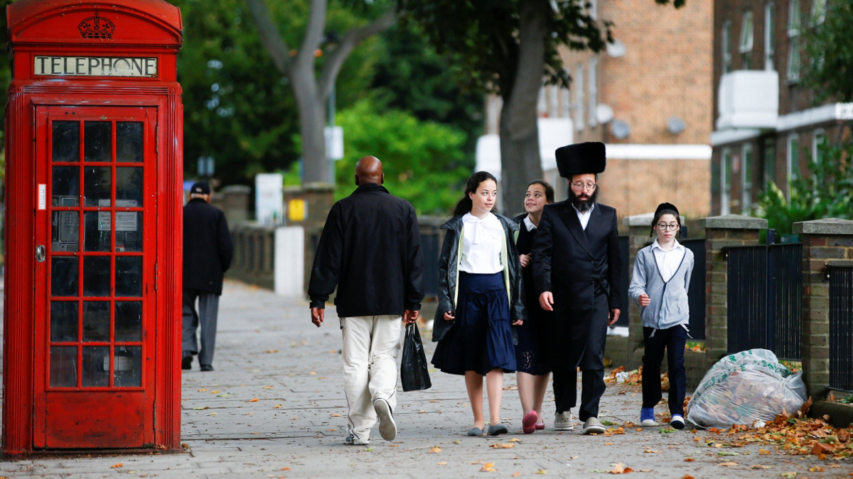 Una famiglia ebraica ortodossa a Londra