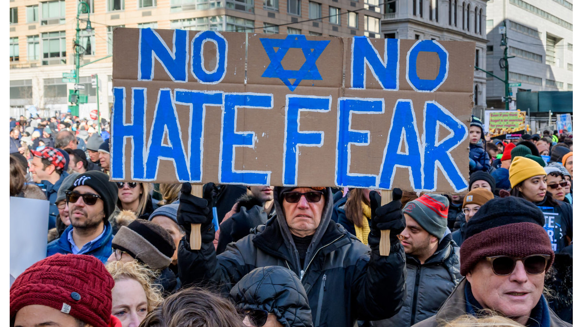 La marcia contro l'antisemitismo e l'odio a New York