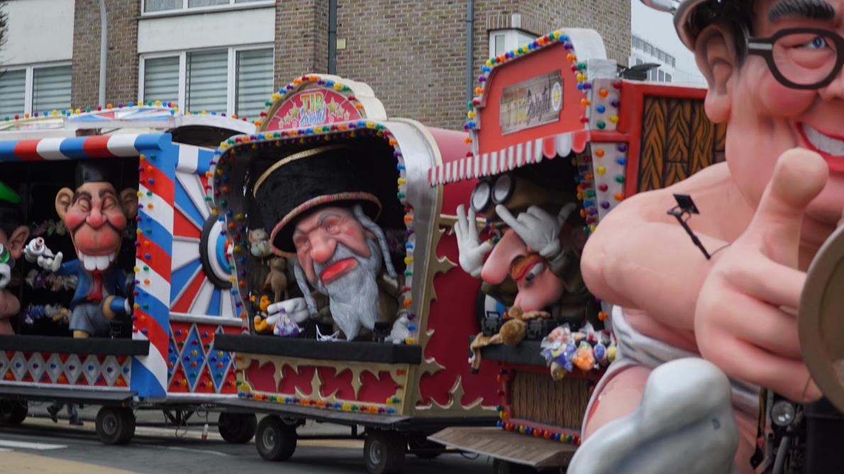 Maschere di ebrei ortodossi al carnevale di Aalst