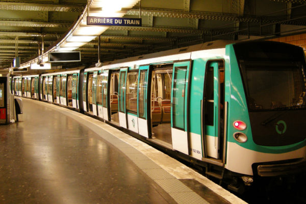 Metropolitana a Parigi