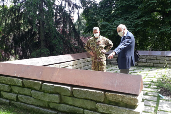 La visita al Giardino dei Giusti in onore del generale De' Castiglioni