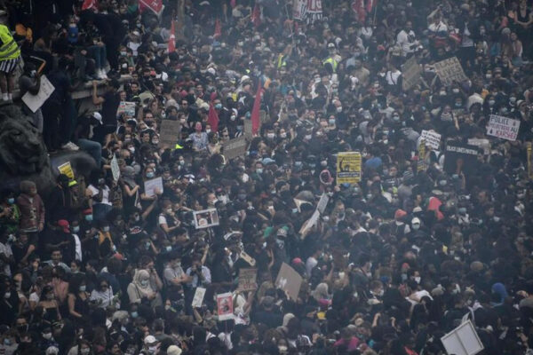 Manifestazione antirazzista a Parigi