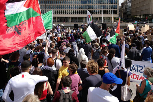 manifestazione pro-paletsinese a Bruxelles in cui sono stati gridati insulti antisemiti