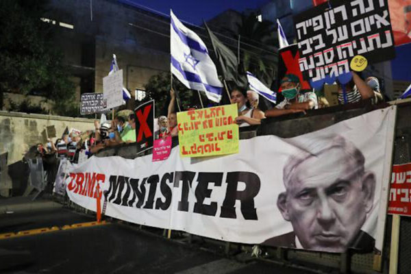 Proteste contro la gestione del governo Netanyahu della crisi da Covid-19