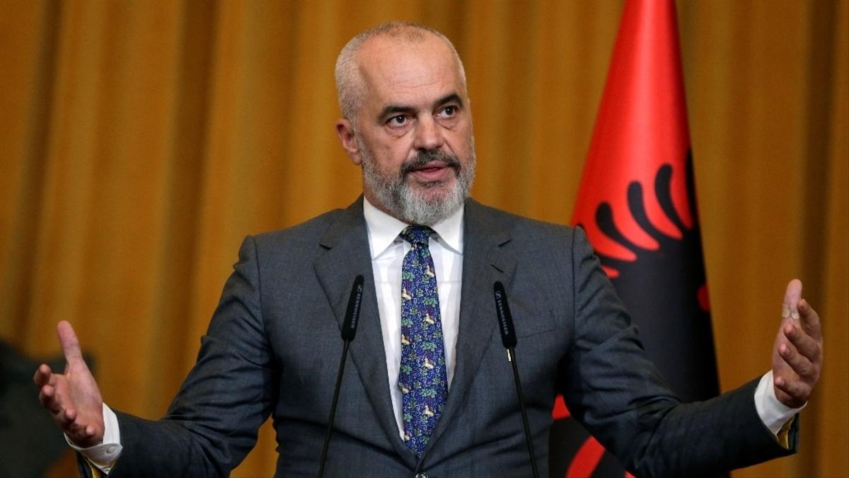 Edi Rama parla al parlamento dell'Albania
