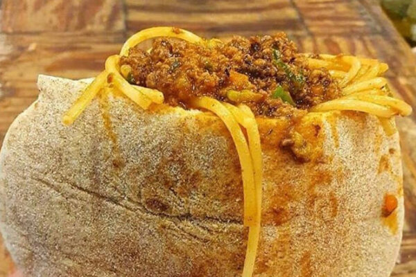 Spaghetti alla bolognese nella pita è l'ultimo trend culinario in Israele