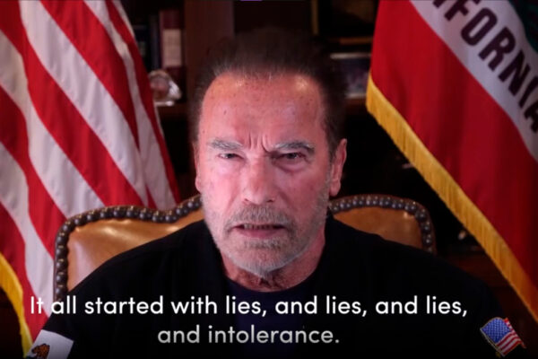 Arnold Schwarzenegger in un video comapar l'attacco al Campidoglio con la Notte dei Cristalli