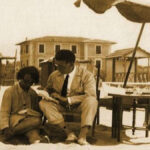 Giuseppe Levi con la miogòlie Lidia Tanzi sulla spiaggia di Forte dei Marmi qqualche anno prima della sua espòluslione dall'Università di Torino
