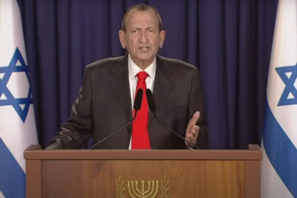 Il sindaco di tel Aviv Ron Huldai si candida crea un partito nella sinistra israeliana