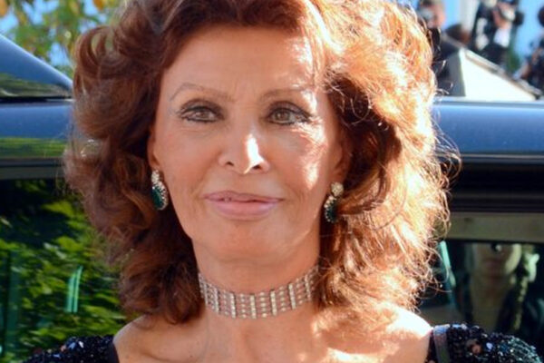 Sophia Loren al Festival di Cannes nel 2014 (foto Wikimedia Commons Georges Biard)