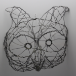 scultura di gufo in filo di metallo di Primo Levi (Foto di ©Michael Soncin)